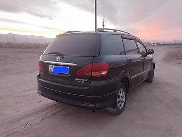 Toyota Avensis Verso: 2001 г., 2.4 л, Кол менен иштөөчү, Бензин, Вэн/Минивэн — 1