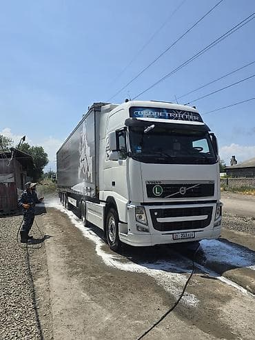 100 с4: Тягач, Volvo, Тентованный — 6