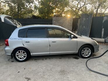 Паркет: Honda Civic: 2001 г., 1.7 л, Вариатор, Бензин, Хетчбек — 8