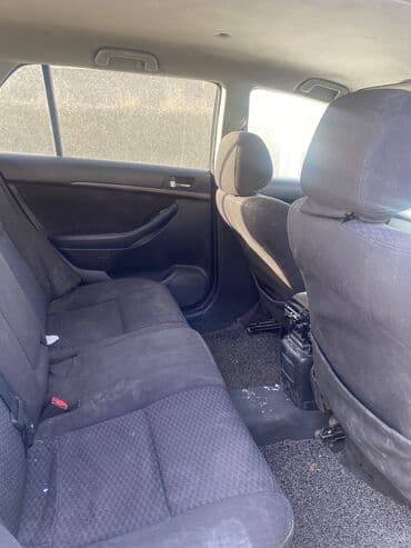 продаю в связи с переездом: Toyota Avensis: 2003 г., 2 л, Автомат, Бензиновая, Универсал — 4