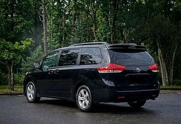 на вариант: Toyota Sienna: 2012 г., 2.7 л, Автомат, Бензин, Минивэн — 3