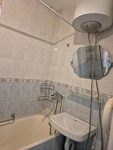 сдается квартира 6 мкр: 3 комнаты, 62 м², 105 серия, 4 этаж, Старый ремонт — 9