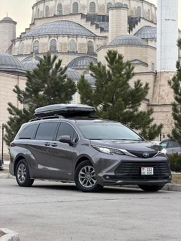 Toyota Sienna: 2021 г., 2.5 л, Гибрид, Минивэн