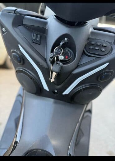 купить б у мотоцикл: Макси-скутер 150 куб. см, Бензин, Б/у — 4