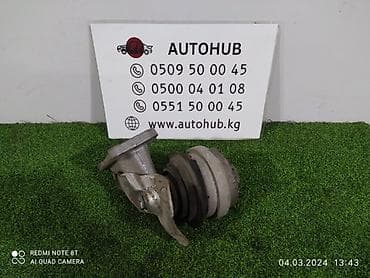 Подушка мотора Mercedes-Benz — 1