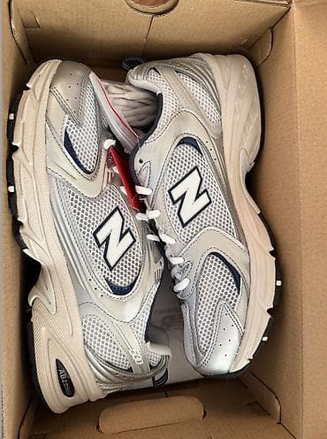 Личные вещи: Мужские кроссовки, 34, 34.5, 35, New Balance, Новый, цвет - Серебристый — 1