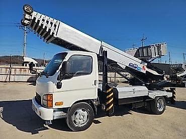 гидравлический подъемник: Автовышка на базе Hyundai Mighty (3.5 т) - Тип: телескопическая — 1