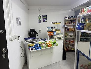 Коммерциялык мүлк: Дүкөн, Өзүнчө турган дүкөн, 18 м² Иштеп жаткан, Жарым-жартылай жабдуулары менен, Ремонту менен, Суу, Электр жарыгы — 2