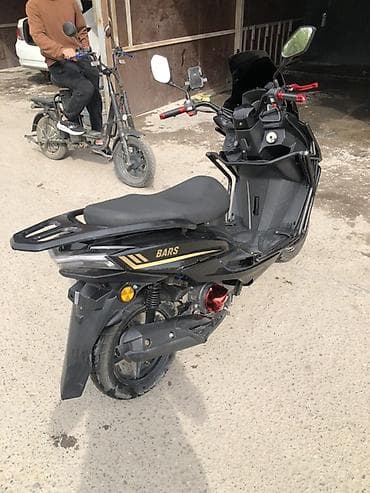 ниже: Скутер BARS, черный мат с золотыми акцентами Спорт полный настройка — 4