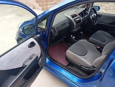 mini ev: Honda Fit: 2005 г., 1.3 л, Вариатор, Бензин, Хэтчбэк — 10