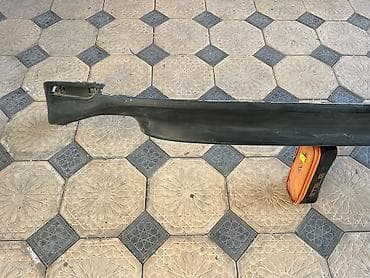 Автокосметика: Накладка на бампер Toyota, Б/у, Оригинал — 3