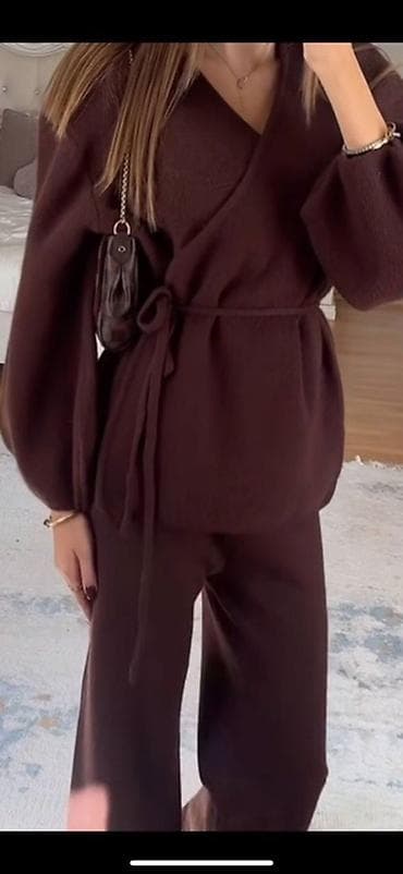 теплые вещи: Женский трикотажный костюм-двойка - Комплект: джемпер на запах + — 2