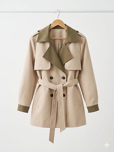 Женский укороченный тренч бежевого цвета с контрастными оливковыми