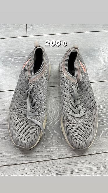 Угги: Продаю женскую обувь! Новая и б/у Чтобы приобрести можно связаться по — 6