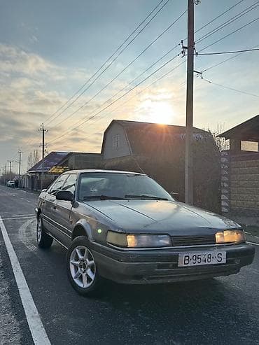 sprinter 4 4: Mazda 626: 1989 г., 2 л, Ручные, Бензин, Седан — 3