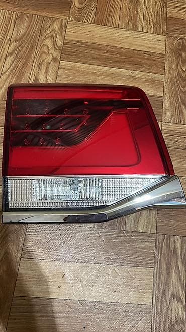 Задний левый стоп-сигнал Toyota Новый — 1