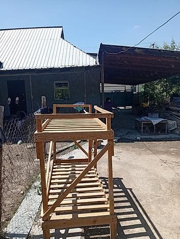 двухъярусные детские кровать: Двухъярусная деревянная кровать из массива. - Конструкция: два — 2