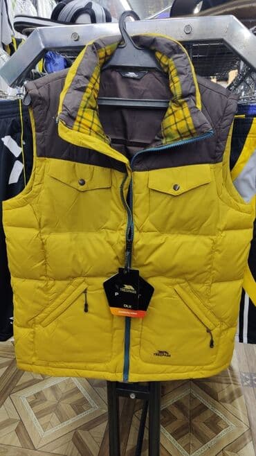 жилетк: Жилет пуховый 

Производство Индонезия — 9