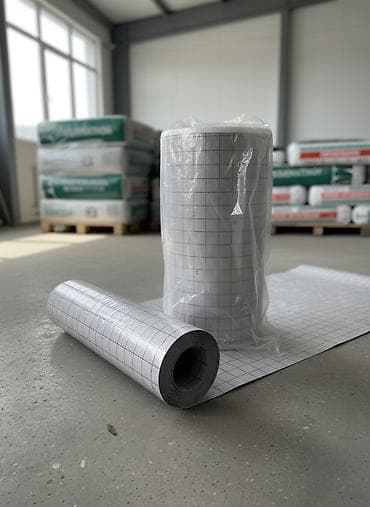 Рулон гидроизоляционного материала с защитным покрытием. Предназначен