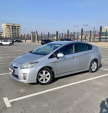 rav4 2010: Toyota Prius: 2010 г., 1.8 л, Гибрид, Хэтчбэк — 3