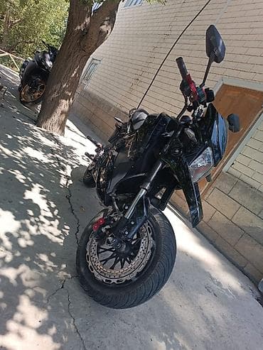 мотоцикл ямаха р1: Электромотоцикл street/naked класса в черном цвете. Основные — 2