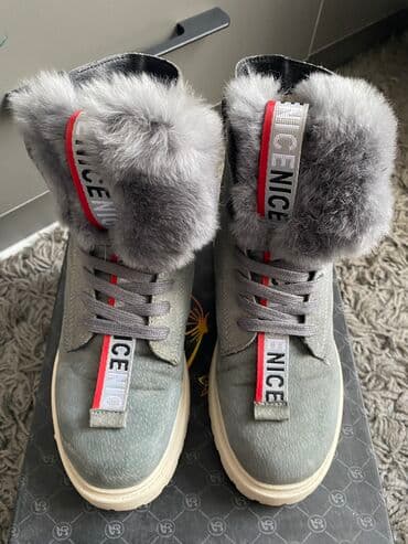 Продаю классные теплые зимние ботинки в отличном состоянии, полностью