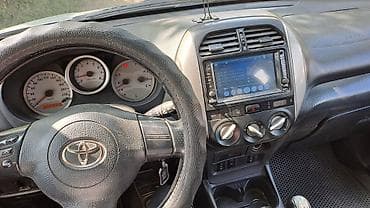 Унаа: Toyota RAV4: 2005 г., 1.8 л, Кол менен иштөөчү, Бензин, Кроссовер — 6