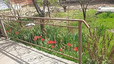 Строительное оборудование: Готовые перила, Материал: Кованное железо, Для крыльца, Б/у — 1