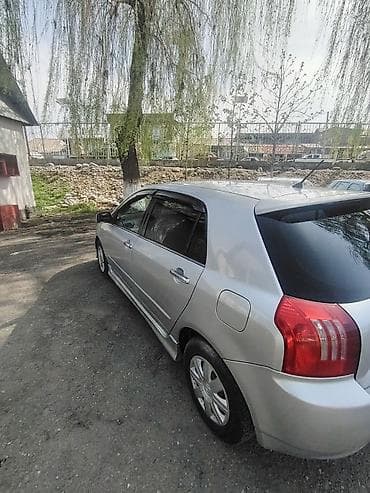 бампер rx 300: Хэтчбек 5‑дверный, серебристый цвет, правый руль. Компактный городской — 2