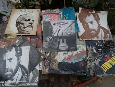 Пластинки винил. разные, примерно 100 штук. цена за одну