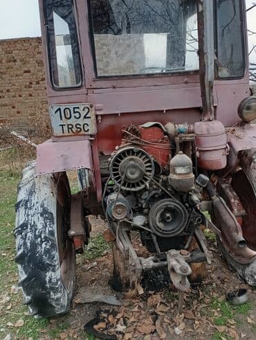 электр мото: Трактор с кабиной, задним ведущим мостом и трехточечной навеской — 6