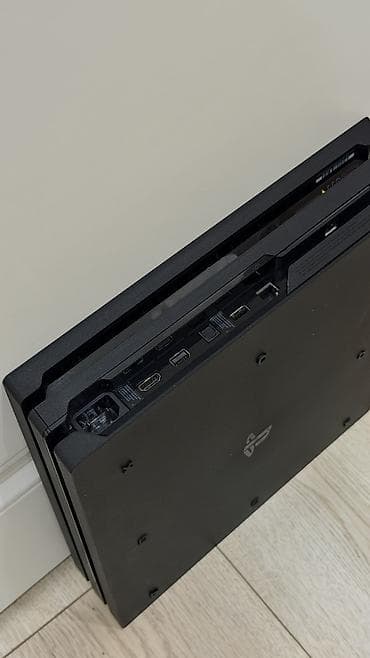 Видеоигры и приставки: Продаю Sony PlayStation 4 Pro 1TB (CUH-7016B) 🎮 2 оригинальных — 3