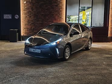 8: Toyota Prius: 2019 г., 1.8 л, Вариатор, Гибрид, Лифтбек — 3