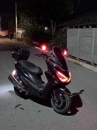 Продаю 💵 Скутер макси 🛵 В хорошем состоянии 👍 Расход всего 3 литра 😍 at lalafo.kg Продаю 💵 Скутер макси 🛵 В хорошем состоянии 👍 Расход всего 3 литра 😍