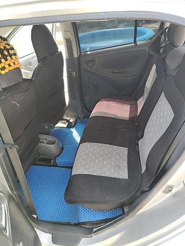 Toyota Yaris: 2001 г., 1.3 л, Ручные, Бензин, Хэтчбэк