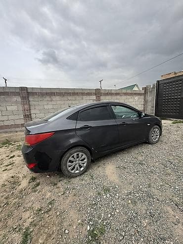 Hyundai Solaris: 2015 г., 1.6 л, Автомат, Бензин, Седан — 2