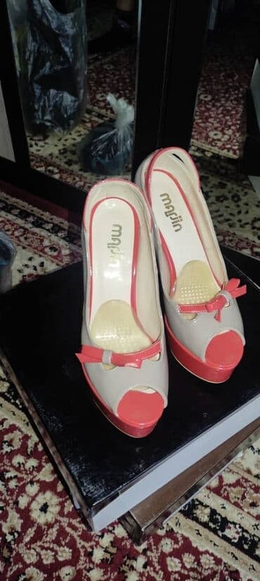 Спецодежда: Новые один раз одевала не которые вообще не одевала. Зелёные — 11