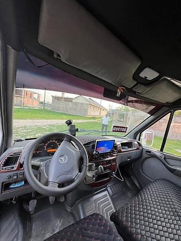l9 авто: Mercedes-Benz Спринтер: 2004 г., 2.7 л, Механика, Дизель, Фургон — 5