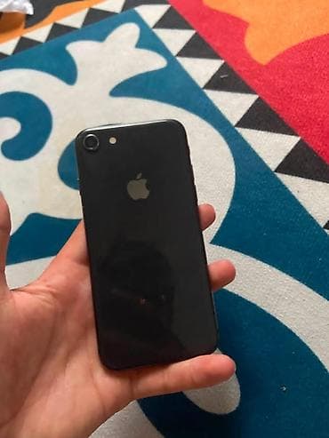 IPhone 8 черный 64 гб 85акб - Экран 4.7" Retina HD с кнопкой «Домой»
