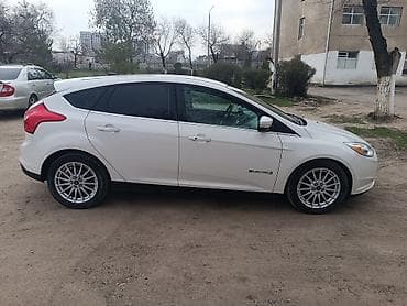 ford kuga: Ford Focus: 2013 г., Робот, Электромобиль, Хэтчбэк — 8