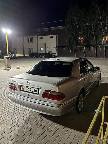 не нужное: Mercedes-Benz E-Class: 2001 г., 3.2 л, Автомат, Бензин, Седан — 6