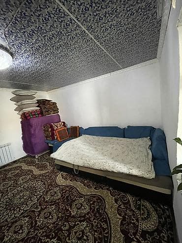 аренда точки: Просторная комната с радиаторным отоплением и потолочным светильником — 1