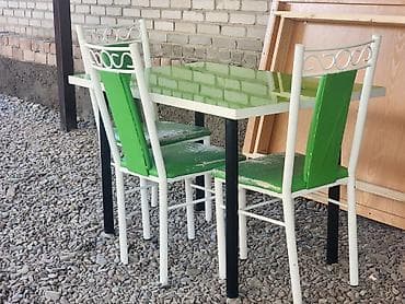 шкаф бу: Продаётся кухонный стол со стульями — 3