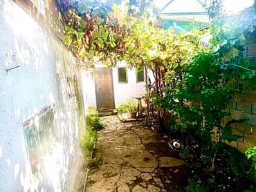 дома в городе токмок: Үйдүн жарымы, 43 кв. м, 3 бөлмө, Менчик ээси, Эски ремонт — 10