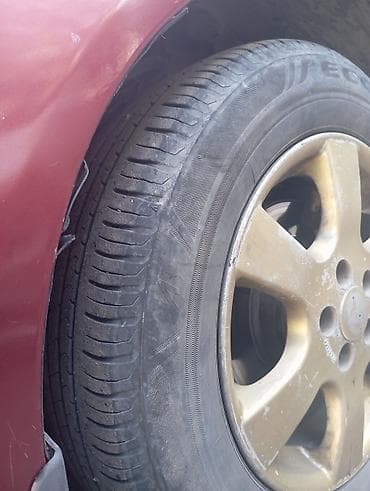 Унаа: Toyota Avensis: 2002 г., 2 л, Кол менен иштөөчү, Дизель, Универсал — 6