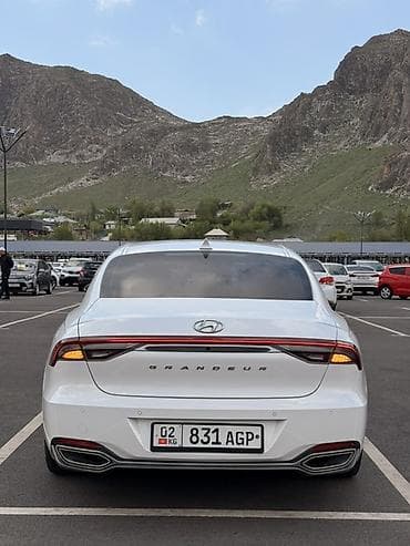 toyota corolla 2016: Hyundai Grandeur: 2021 г., 3 л, Автомат, Газ, Седан — 3