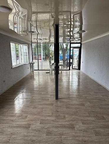 Сдается в аренду : Коммерческое здание с панорамным остеклением и