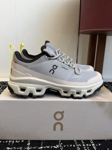 Кроссовки On Cloudrock Модель треккингового/городского типа с