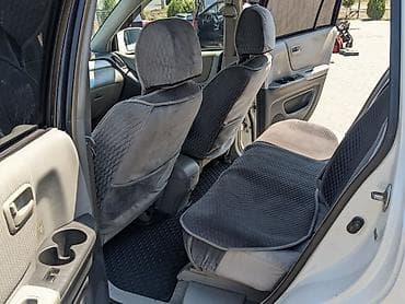 low ll: Toyota Highlander: 2004 г., 3.3 л, Автомат, Бензин, Кроссовер — 8