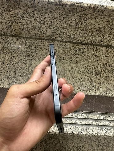 магнитола бишкек: IPhone 13, цвет Midnight (чёрный) - Компактный корпус с плоскими — 4